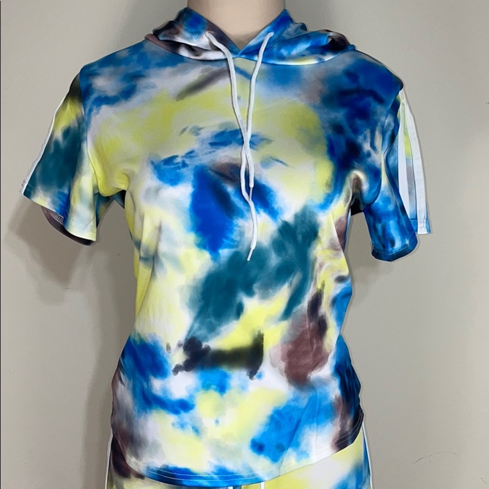 Tie Dye 2 Piece Lounge Set Womens M Hooded Tee Biker Shorts Matching Outfit NEW